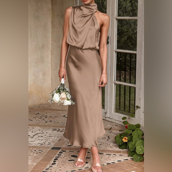 Chic Sleeveless Brown Maxi Dress - Picture 1 of 8